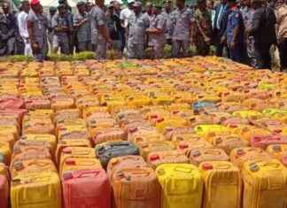 Customs intercepts 800 gallons of PMS in Kwara in one month customs-intercepts-800-gallons-of-pms-in-kwara-in-one-month